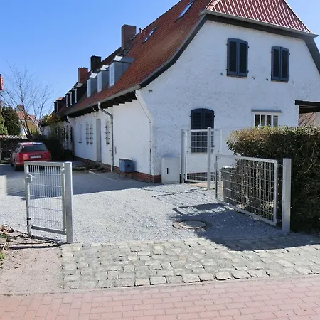 Haus Duenenstrasse 19 Holiday home Zingst